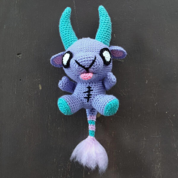 Soulless Baphy, eigenes Design, kleinere Variante von Big Baphy mit Naht auf dem Bauch und gestreiftem Schwanz